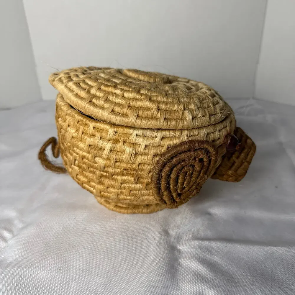 Tohono O'odham Papago Style Coiled Yucca Pig Effigy Basket w Lid Folk Art Animal
